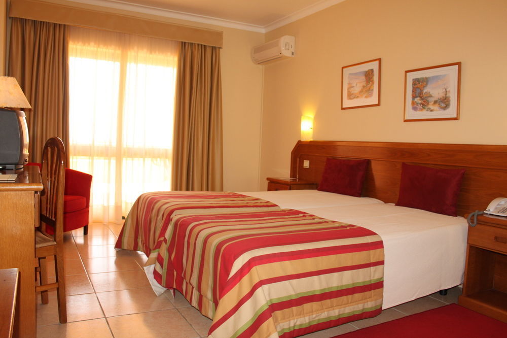 Mh Atlantico Hotel Atouguia Da Baleia Buitenkant foto